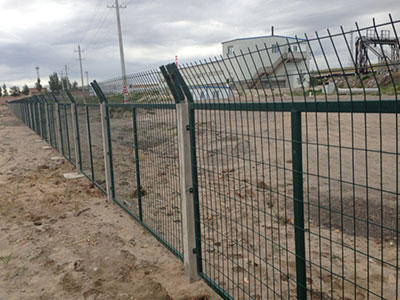 铁路防护栅栏图片2
