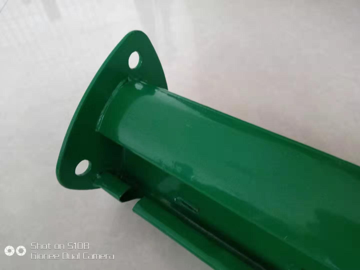 桃型柱护栏网图片4