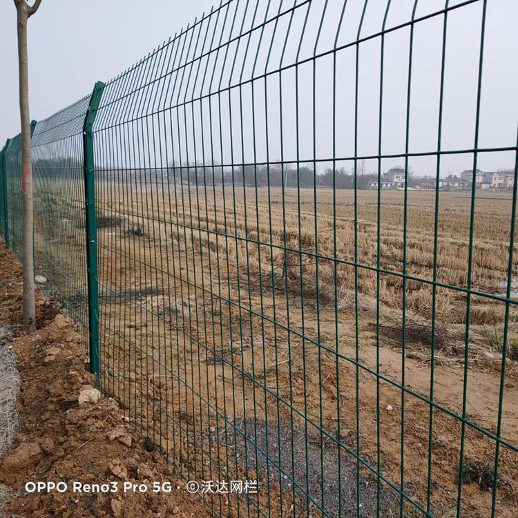 高速公路隔离栅图片2