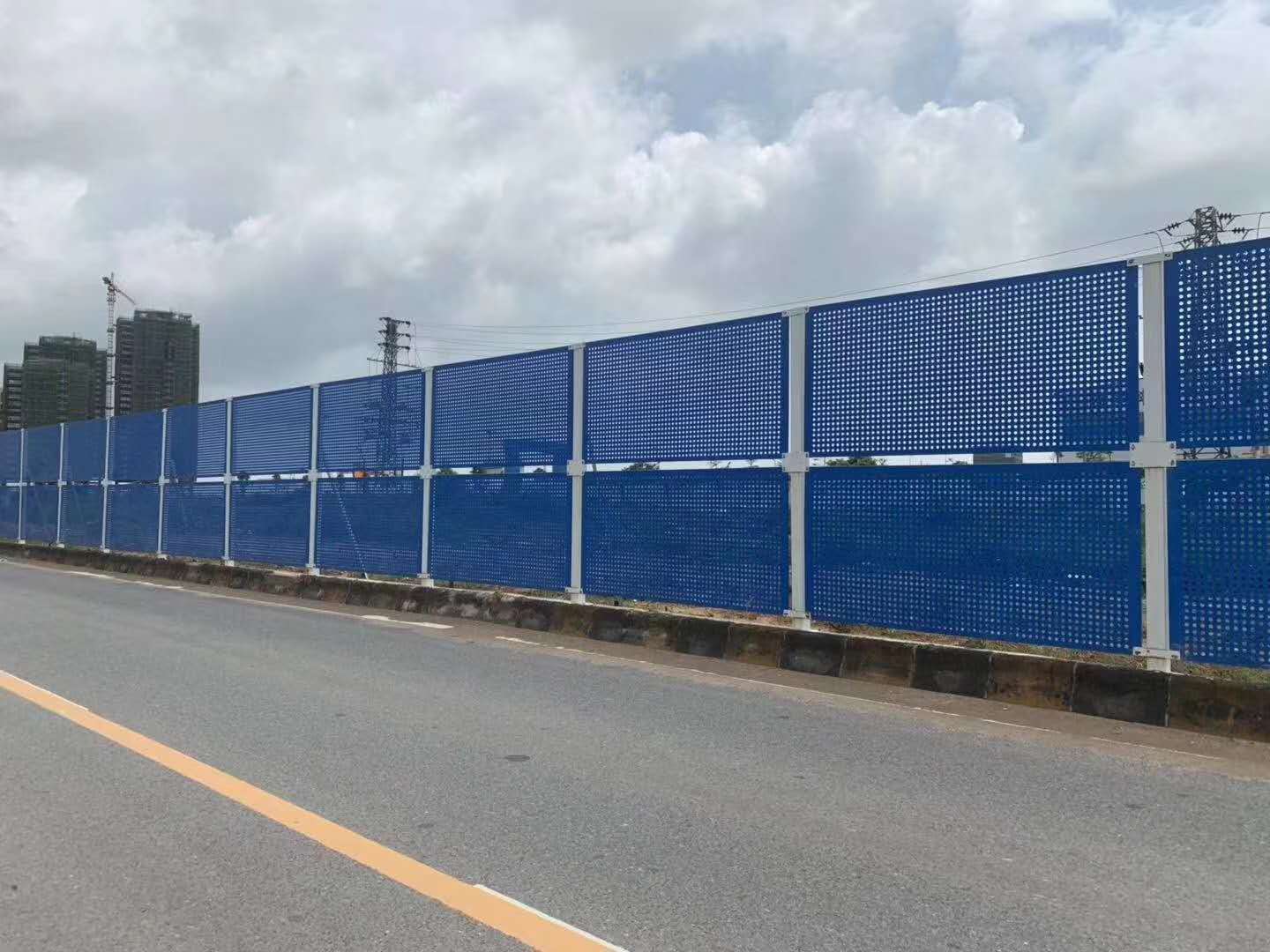 冲孔板护栏围挡图片2