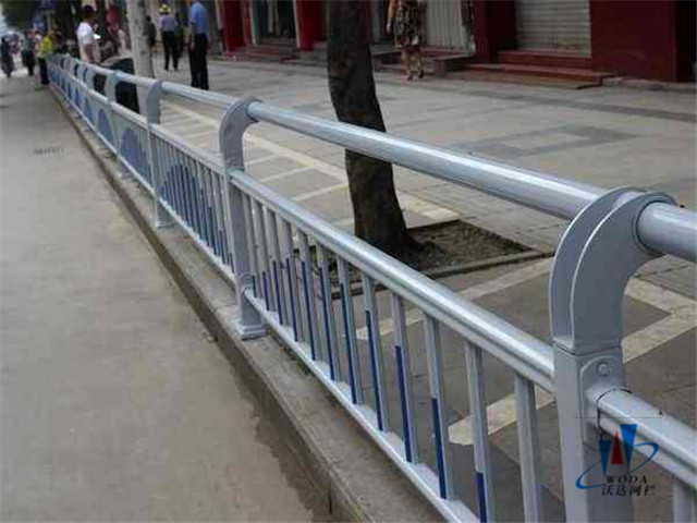 城市道路护栏图片3